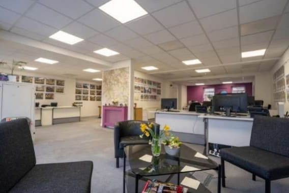 599-601 Wakefield Rd, Huddersfield à louer Photo intérieure– Image 1 sur 4