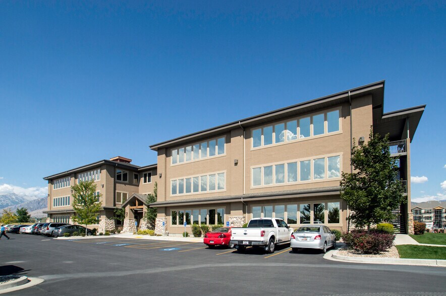 260 S 2500 W, Pleasant Grove, UT à louer - Photo de l’immeuble – Image 2 sur 10