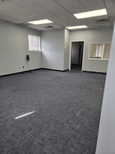 677 Commerce St, Thornwood, NY à louer Photo intérieure– Image 1 sur 9