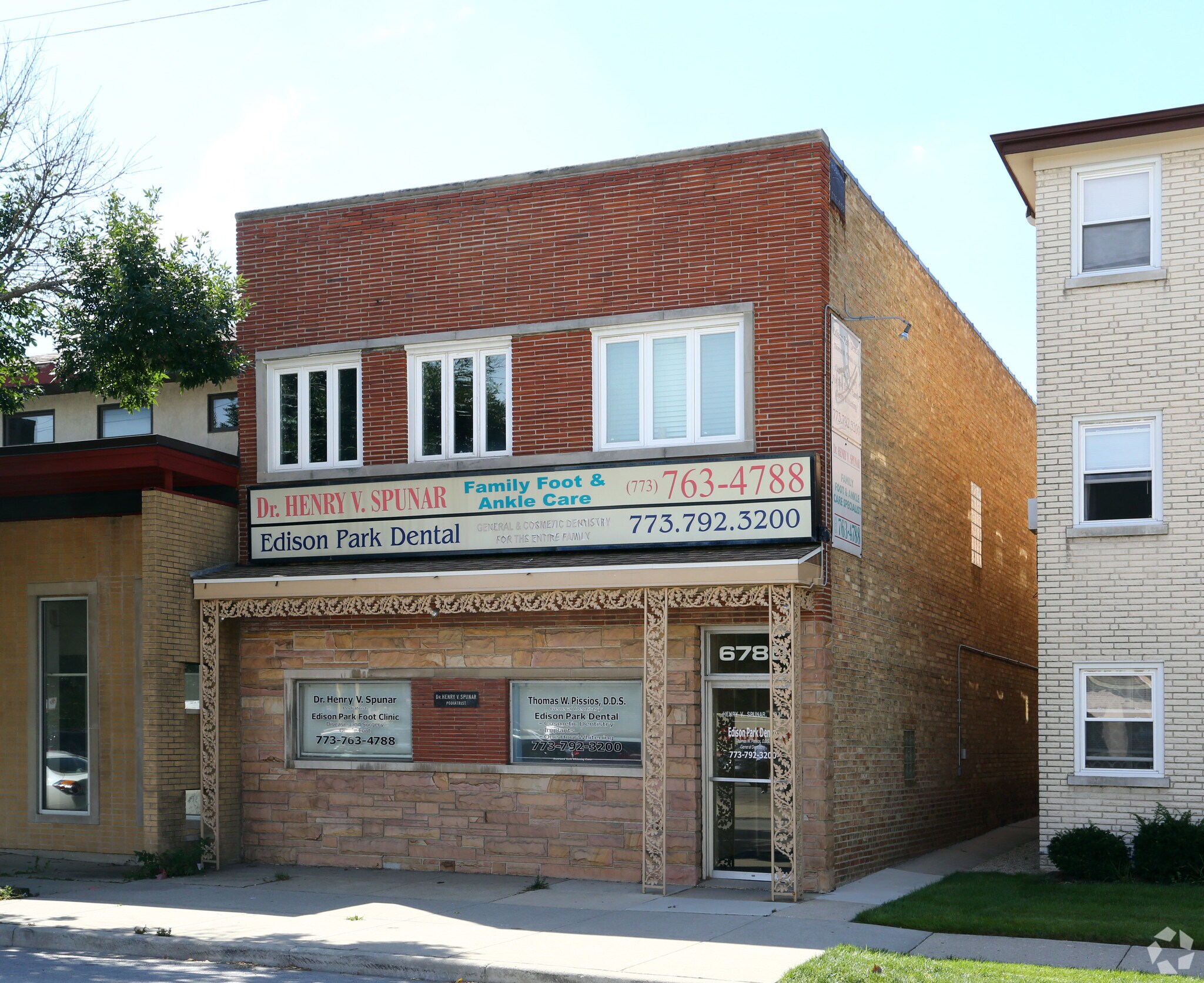 6780 N Northwest Hwy, Chicago, IL à vendre Photo de l’immeuble– Image 1 sur 3