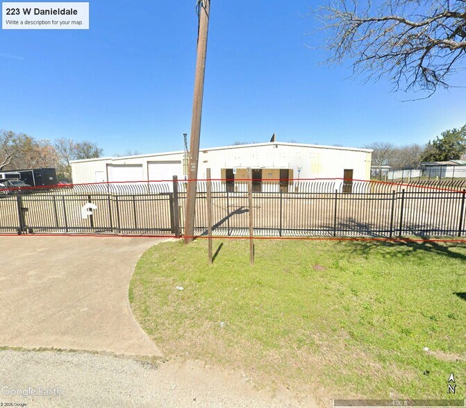 223 W Danieldale Rd, Dallas, TX à vendre - Photo de l’immeuble – Image 2 sur 42