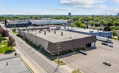 2639 2nd St NE, Saint Anthony, MN à vendre - Photo de l’immeuble – Image 2 sur 5