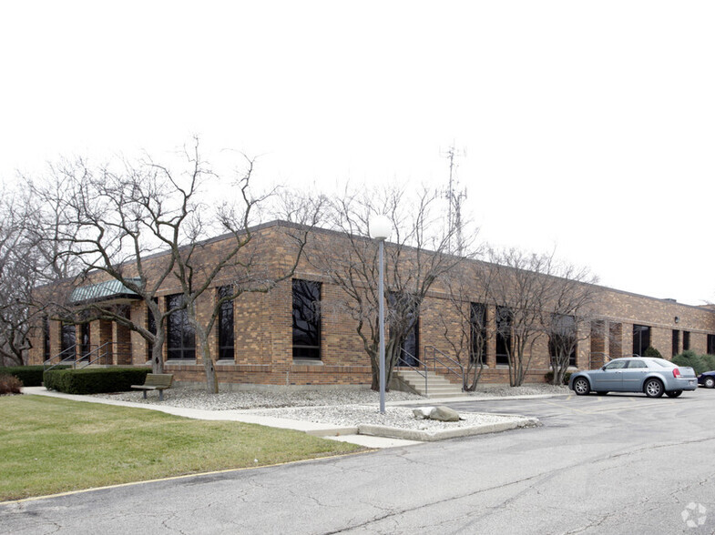 2711-2755 Curtiss St, Downers Grove, IL à louer - Photo principale – Image 1 sur 3