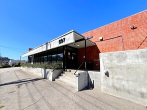 597 Monterey Pass Rd, Monterey Park, CA à louer Photo intérieure– Image 1 sur 9