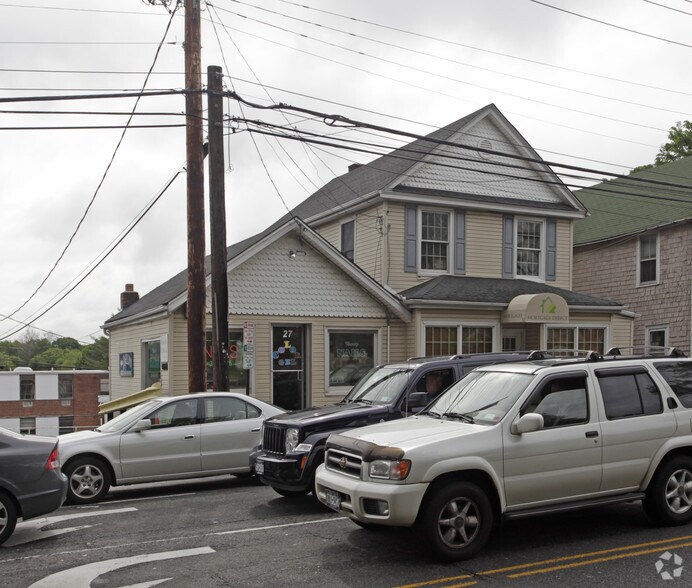 27-33 Plandome Rd, Manhasset, NY à louer - Photo de l’immeuble – Image 2 sur 2