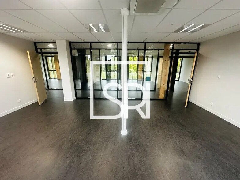Bureau dans Châtel-Guyon à vendre - Photo intérieure – Image 3 sur 10
