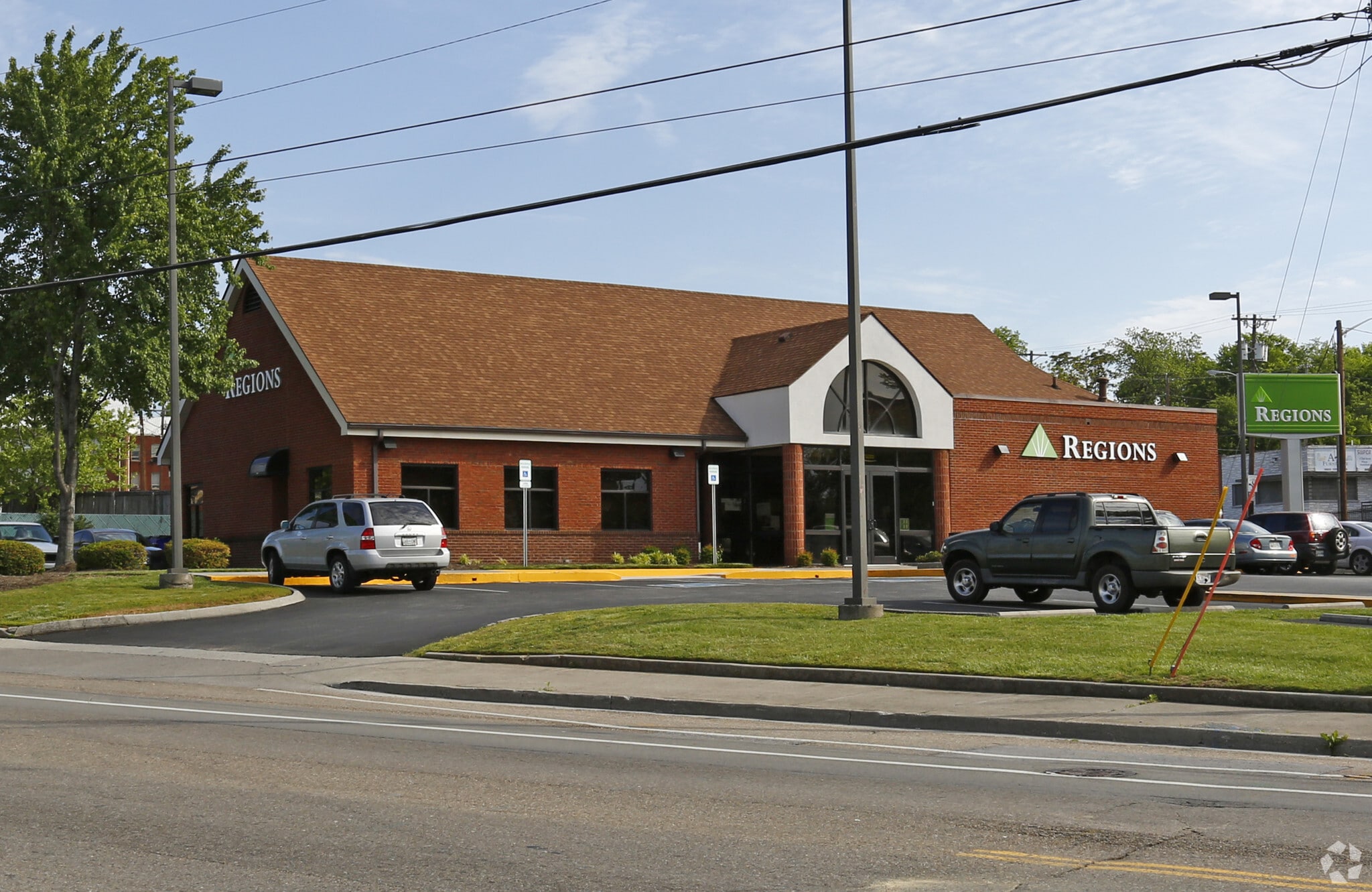 707 N Broadway St, Knoxville, TN à louer Photo principale– Image 1 sur 12