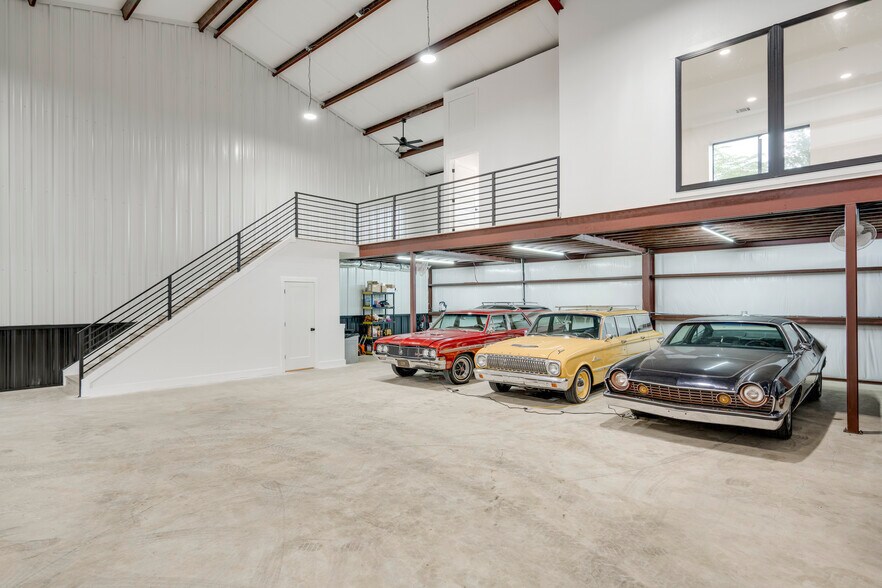 15210 Fitzhugh Rd, Austin, TX à louer - Photo de l’immeuble – Image 3 sur 15