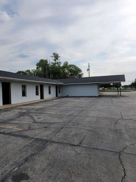 811 Main St, Hamburg, IA à vendre - Photo de l’immeuble – Image 3 sur 17