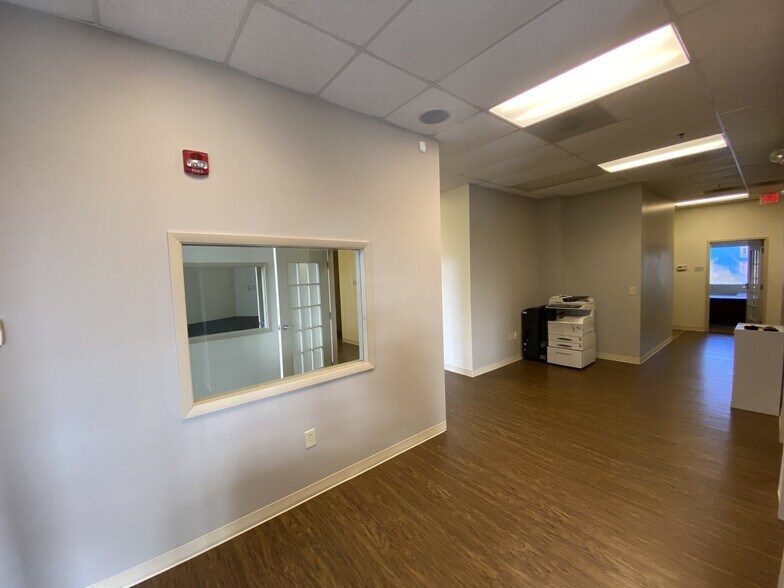 7752-7756 Gateway Ln, Concord, NC à louer - Photo de l’immeuble – Image 2 sur 11