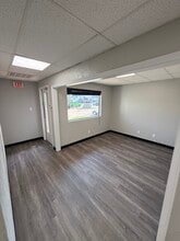 1663 Hickory Dr, Haltom City, TX à louer Photo intérieure– Image 2 sur 7