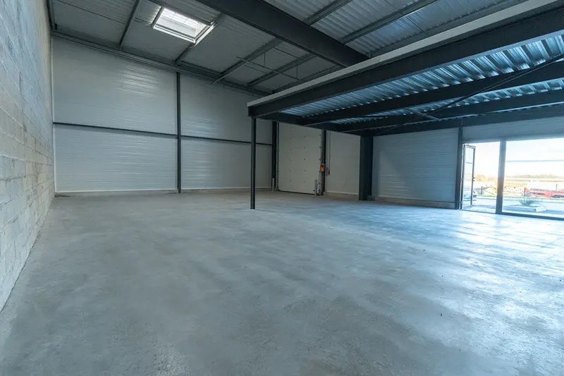Local commercial dans Janzé à vendre Photo intérieure– Image 1 sur 8