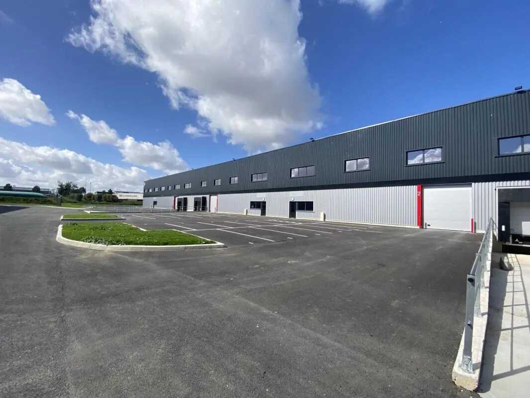 Industriel/Logistique dans Chartres à louer Photo de l’immeuble– Image 1 sur 12