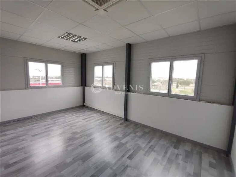Bureau dans Vendres à louer - Photo de l’immeuble – Image 2 sur 5