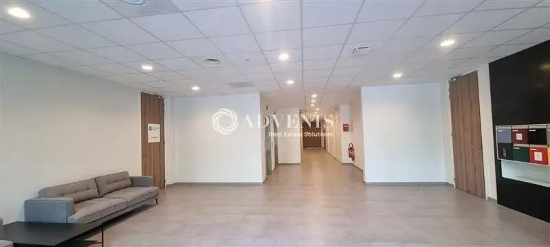 Bureau dans VILLENEUVE-D'ASCQ à louer - Hall d’entrée – Image 2 sur 7