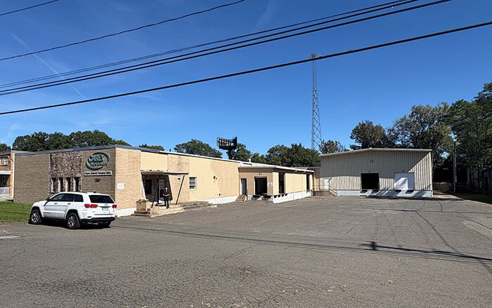 1367 East St, New Britain, CT à vendre - Photo de l’immeuble – Image 3 sur 5