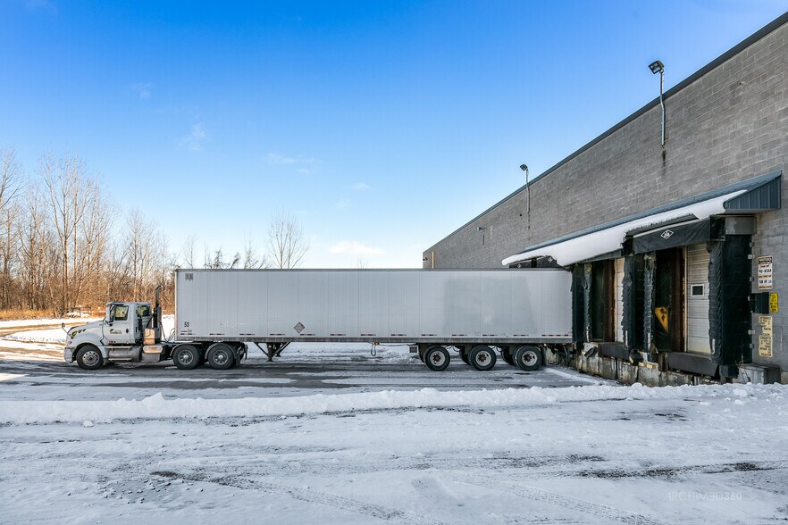 16 Ch de Richelieu, Lacolle, QC à vendre - Photo de l’immeuble – Image 2 sur 11