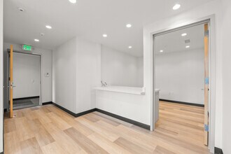 512 Westline Dr, Alameda, CA à louer Photo intérieure– Image 2 sur 14