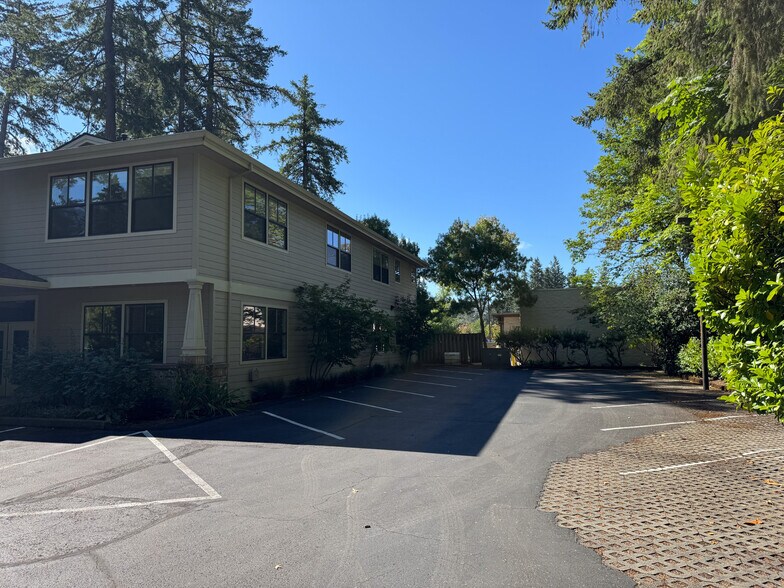 16001 Quarry Rd, Lake Oswego, OR à vendre - Photo de l’immeuble – Image 3 sur 12
