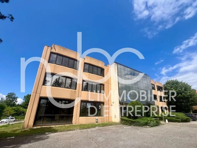 Bureau dans Saint-Didier-au-Mont-d'Or à louer - Photo de l’immeuble – Image 1 sur 2
