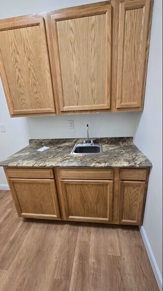14165 Robert Paris Ct, Chantilly, VA à louer - Photo de l’immeuble – Image 3 sur 14