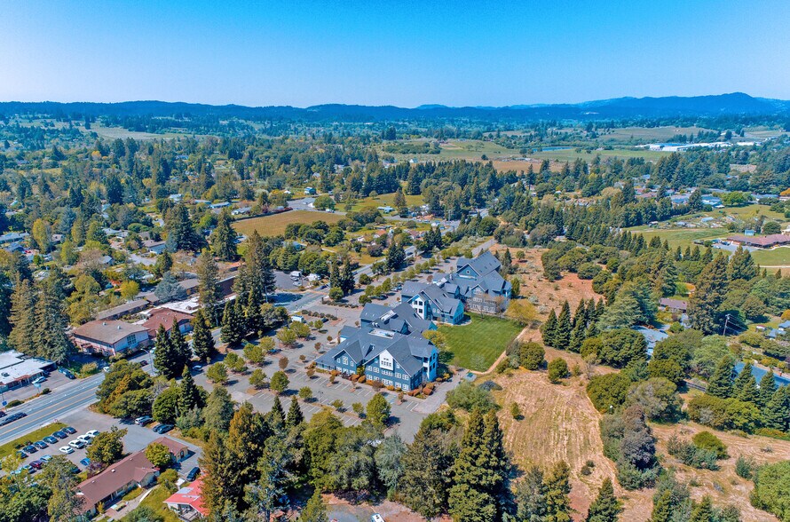1007 Gravenstein Hwy, Sebastopol, CA à louer - Aérien – Image 2 sur 6