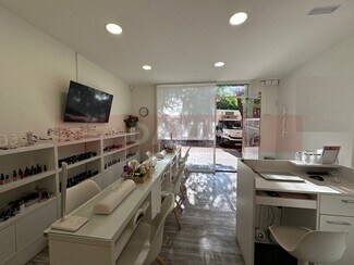 Plus de détails pour Local commercial à louer