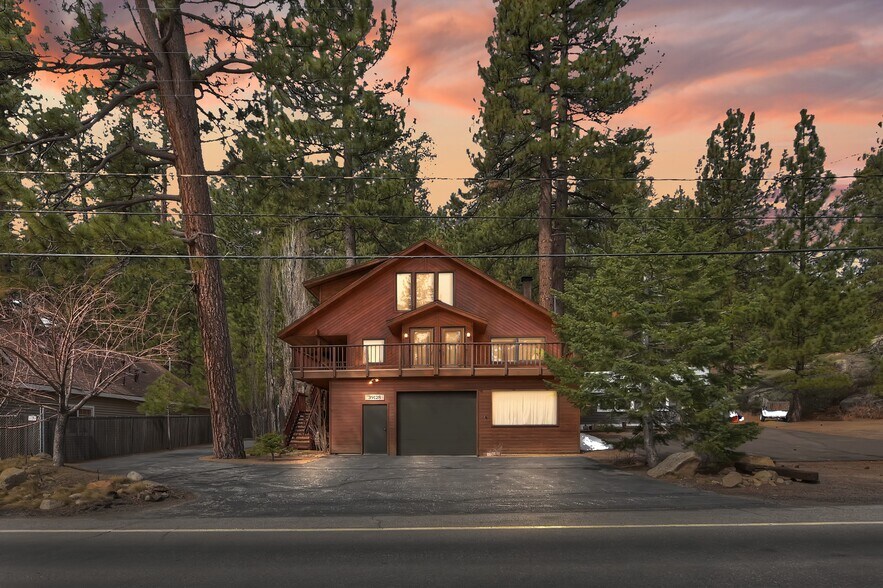 39128 N Shore Dr, Fawnskin, CA à vendre - Photo de l’immeuble – Image 2 sur 71
