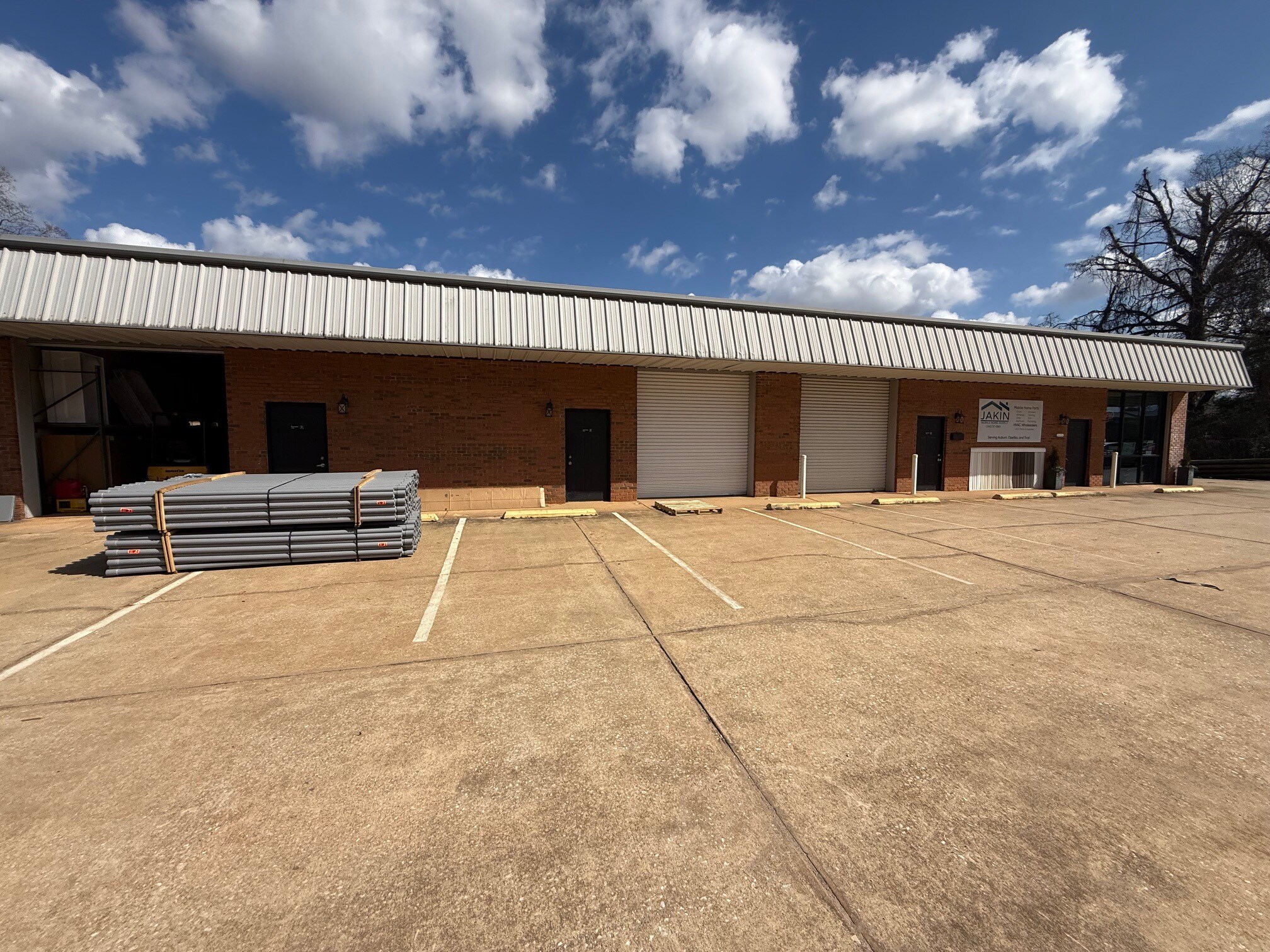1601 Spring Dr, Opelika, AL à louer Photo principale– Image 1 sur 19