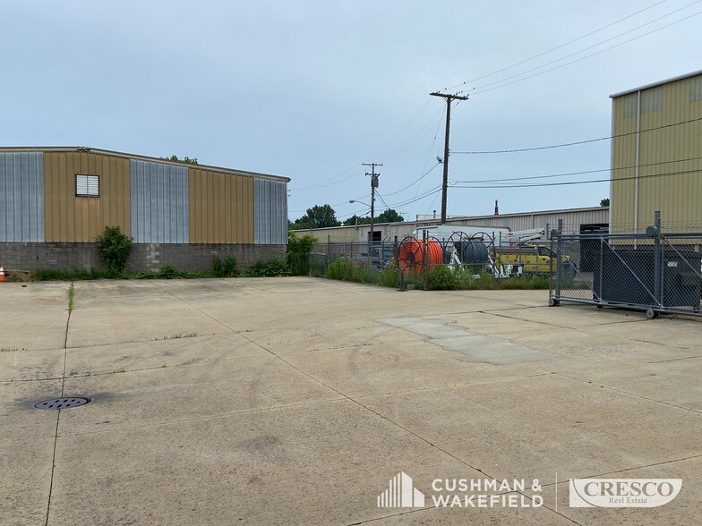 15415-15417 Chatfield Ave, Cleveland, OH à louer - Photo de l’immeuble – Image 3 sur 9