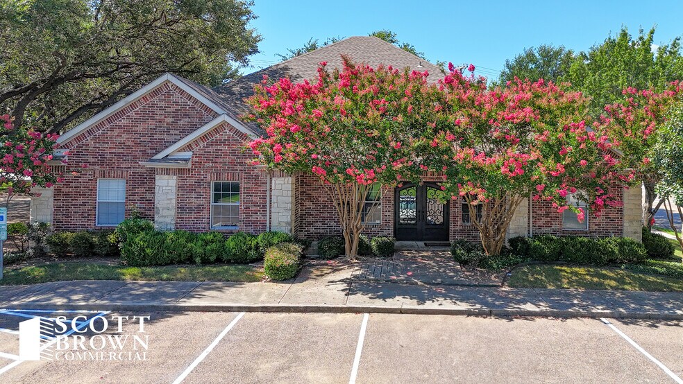 2701 Valley View Ln, Farmers Branch, TX à louer - Photo de l’immeuble – Image 2 sur 10