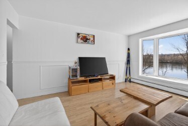 1151 Rue De L'esplanade, Sherbrooke, QC à vendre - Photo intérieure – Image 3 sur 5