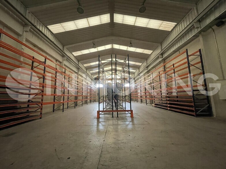 Industriel/Logistique dans San Fernando de Henares, Madrid à vendre - Photo de l’immeuble – Image 2 sur 48