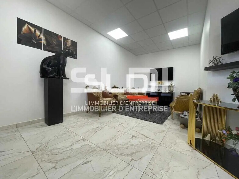 Bureau dans Saint-Priest à louer - Photo de l’immeuble – Image 3 sur 8