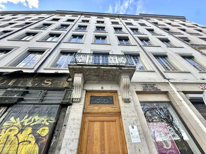 Bureau dans Lyon à vendre - Photo de l’immeuble – Image 1 sur 7