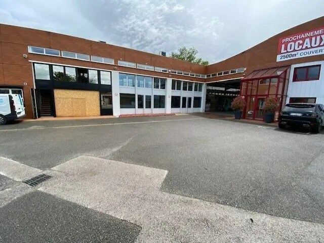 Local d'activités dans Charnay-lès-Mâcon à vendre - Photo de l’immeuble – Image 1 sur 5