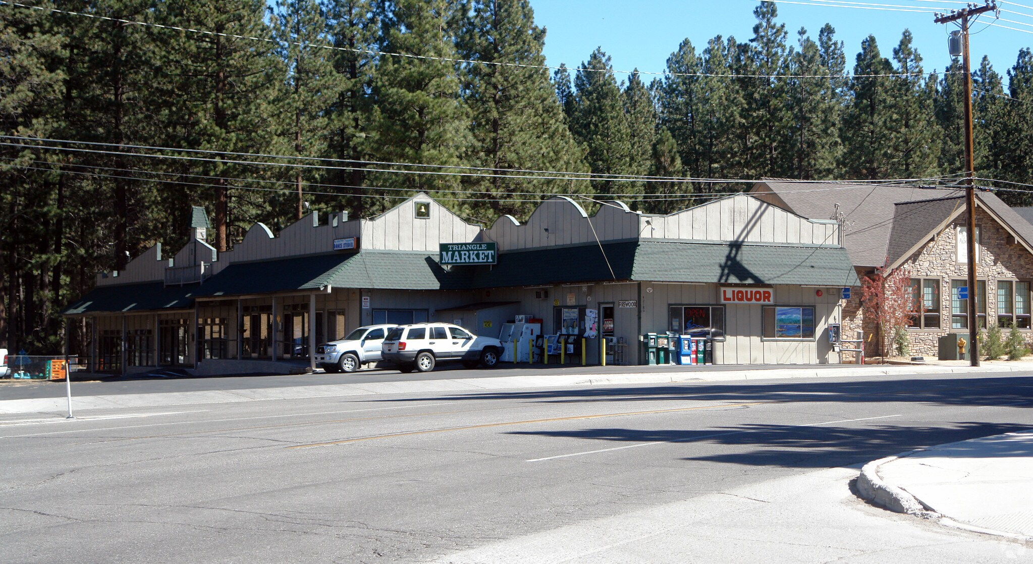 42180 Moonridge Way, Big Bear Lake, CA à vendre Photo principale– Image 1 sur 3
