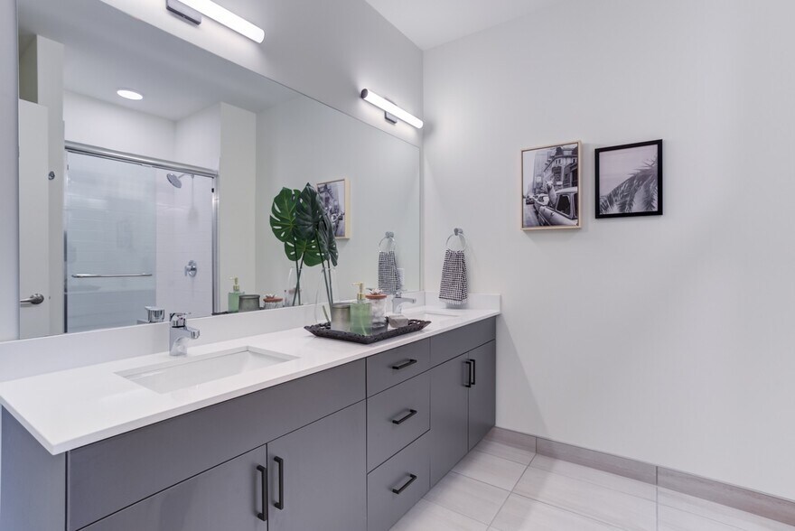 1425 Ellinwood Ave, Des Plaines, IL à louer - Photo de l’immeuble – Image 3 sur 40