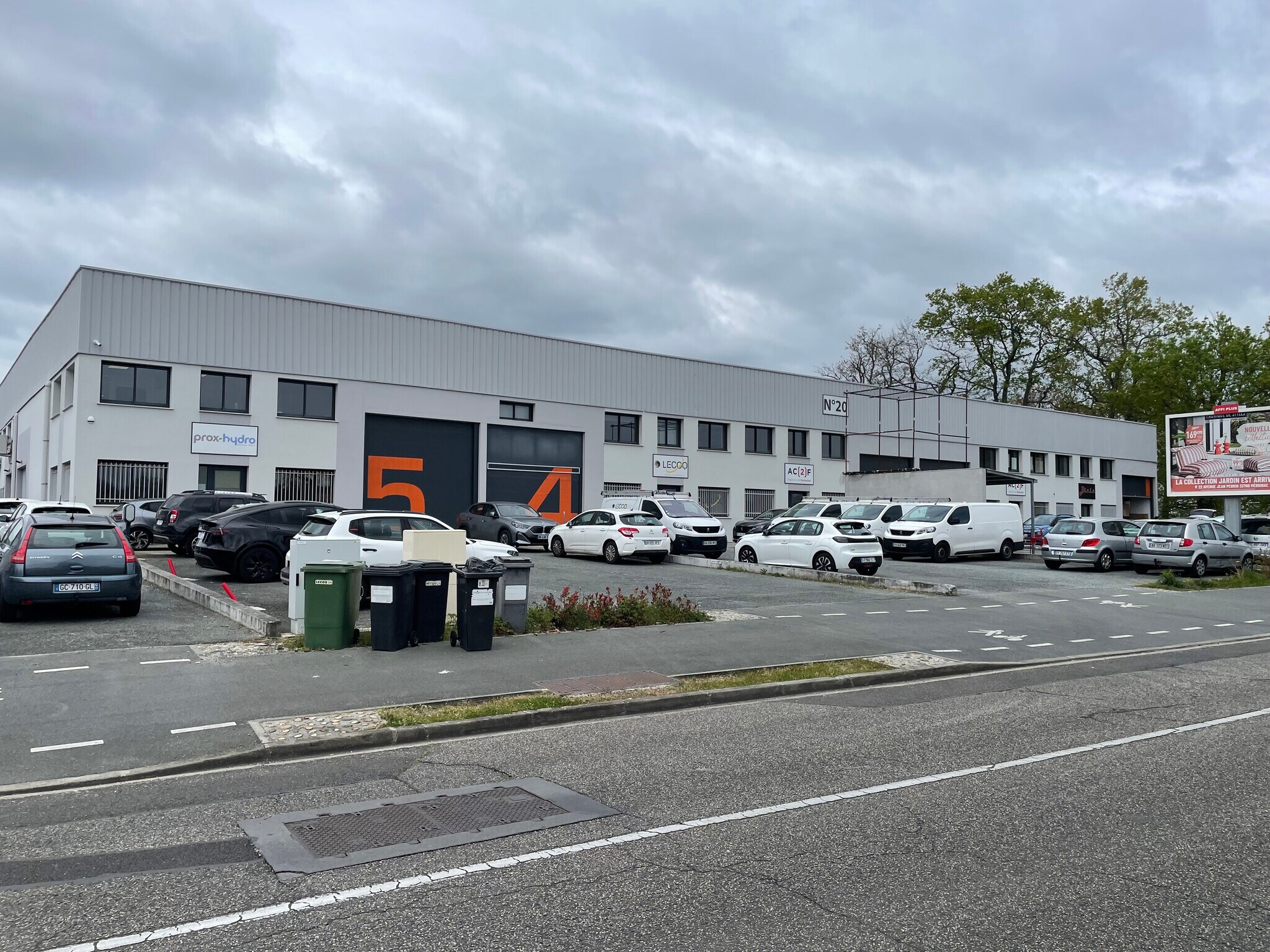 20 Rue Du 19 Mars 1962, Eysines à louer Photo principale– Image 1 sur 4