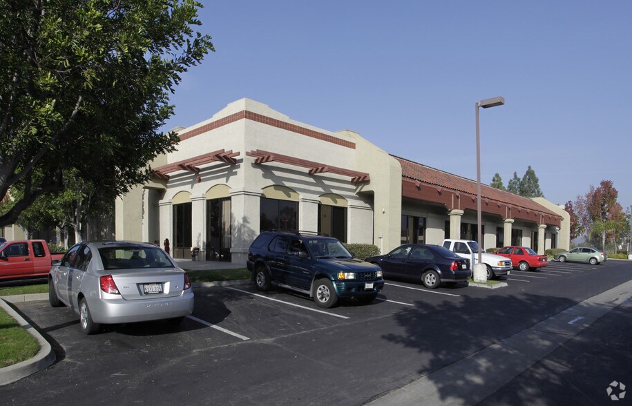 1284 W San Marcos Blvd, San Marcos, CA à louer - Photo de l’immeuble – Image 2 sur 7