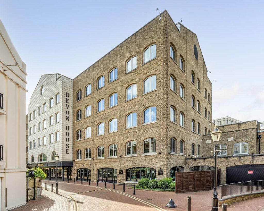 58 St. Katharines Way, Londres à louer Photo de l’immeuble– Image 1 sur 12