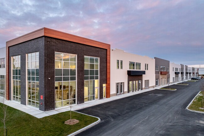 Plus de détails pour 156 Av D'Iberia, Candiac, QC - Industriel/Logistique à louer