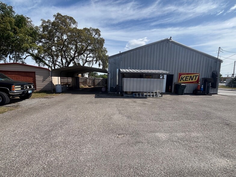 704 Prairie Lake Dr, Fern Park, FL à louer - Photo de l’immeuble – Image 3 sur 8