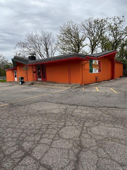 4492 Richfield Rd, Flint, MI à vendre - Photo de l’immeuble – Image 2 sur 6