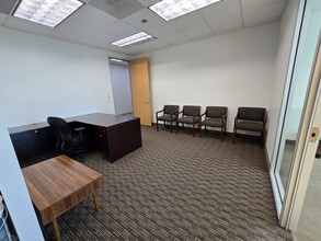 3110 E Guasti Rd, Ontario, CA à louer Photo intérieure– Image 1 sur 5