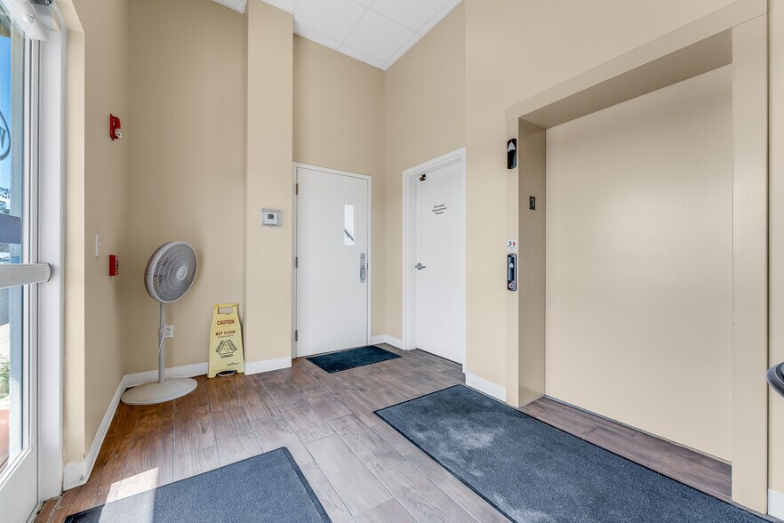 601 Venture Dr, Morgantown, WV à louer - Photo de l’immeuble – Image 3 sur 21