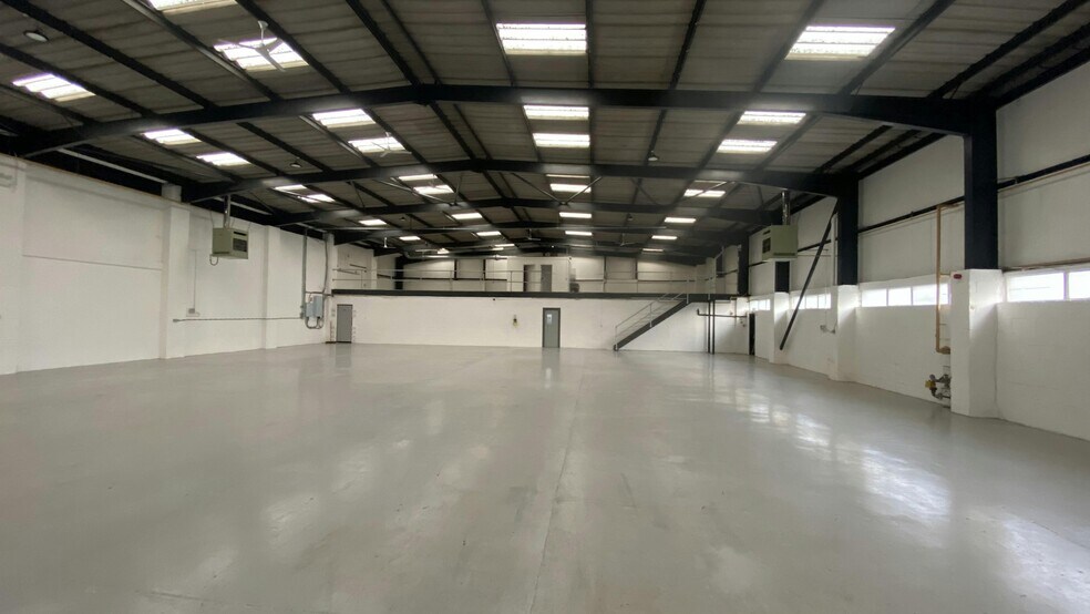 Units 11-14 Colliery Ln, Exhall à louer - Photo de l’immeuble – Image 2 sur 4