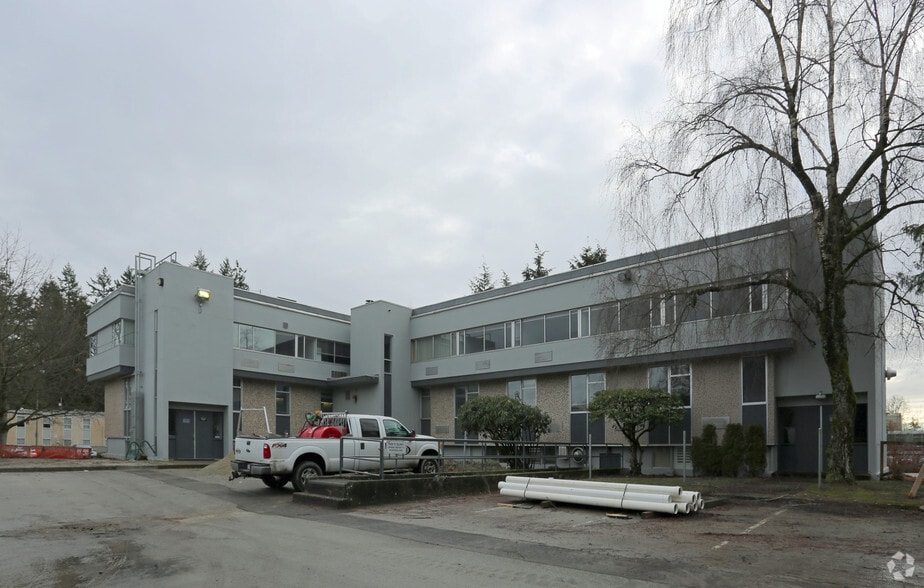 14225 57th Ave, Surrey, BC à louer - Photo de l’immeuble – Image 2 sur 3