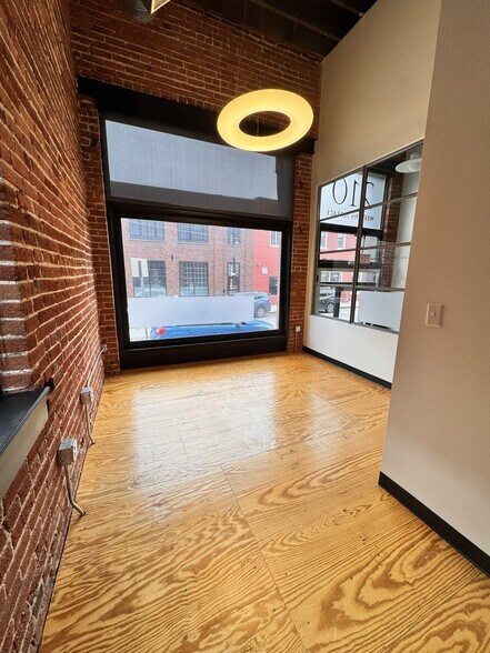 210 W 19th Ter, Kansas City, MO à louer - Photo de l’immeuble – Image 2 sur 18