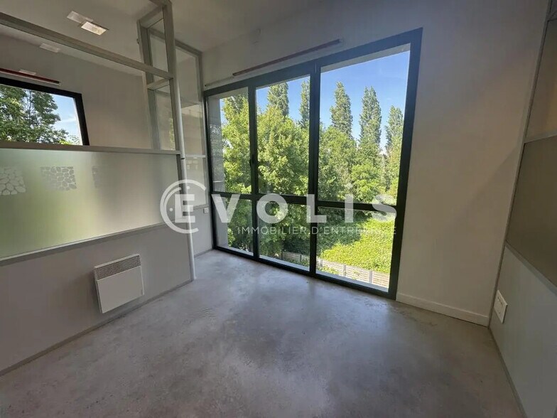 Bureau dans Amiens à louer - Photo de l’immeuble – Image 3 sur 6